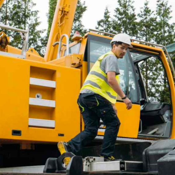 Level 2 NVQ Certificate in Plant Operations Construction Compact Crane